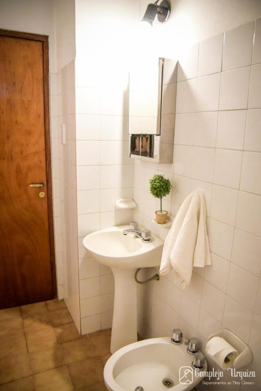 Complejo Urquiza Departamentos Lägenhet Mina Clavero Exteriör bild