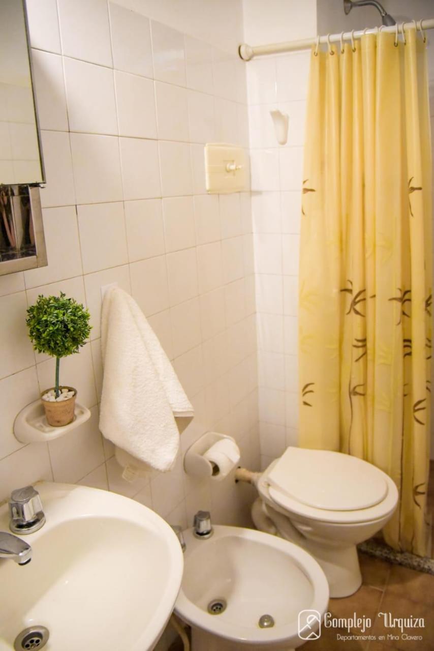 Complejo Urquiza Departamentos Lägenhet Mina Clavero Exteriör bild