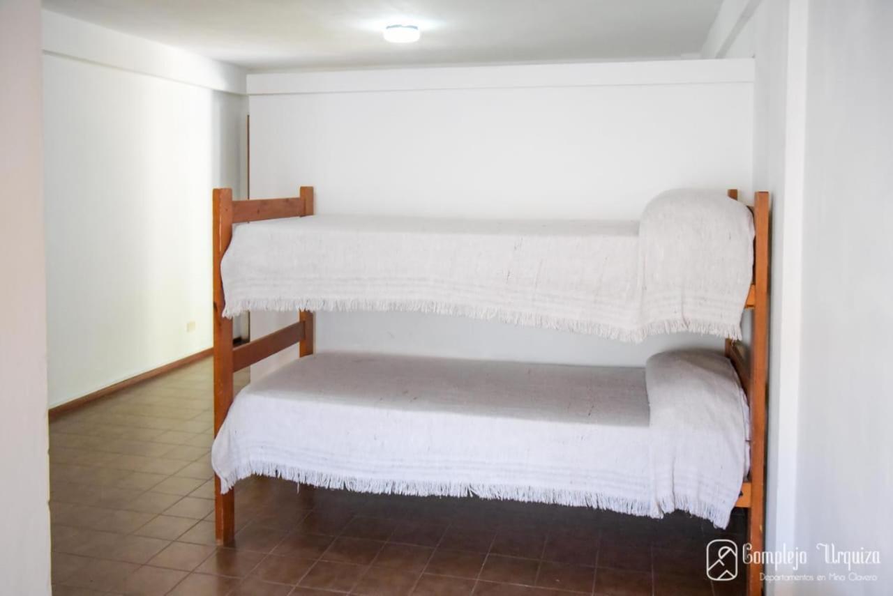 Complejo Urquiza Departamentos Lägenhet Mina Clavero Exteriör bild
