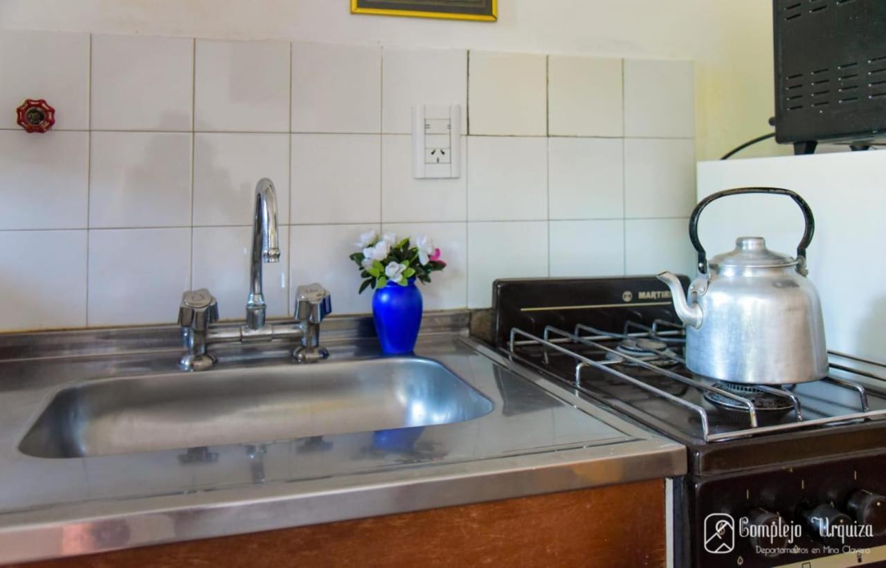 Complejo Urquiza Departamentos Lägenhet Mina Clavero Exteriör bild